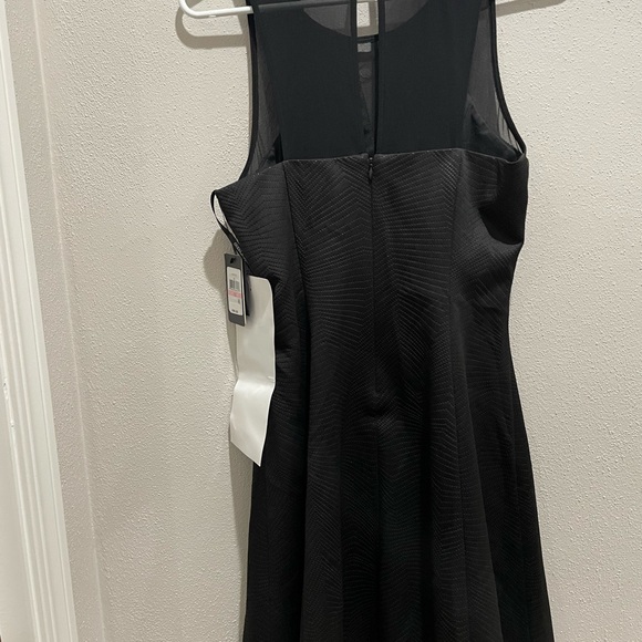 Guess NWT Black Illusion Back‎ Textured Dress. Size 10. Bust 36” waist 29” - Picture 9 of 11